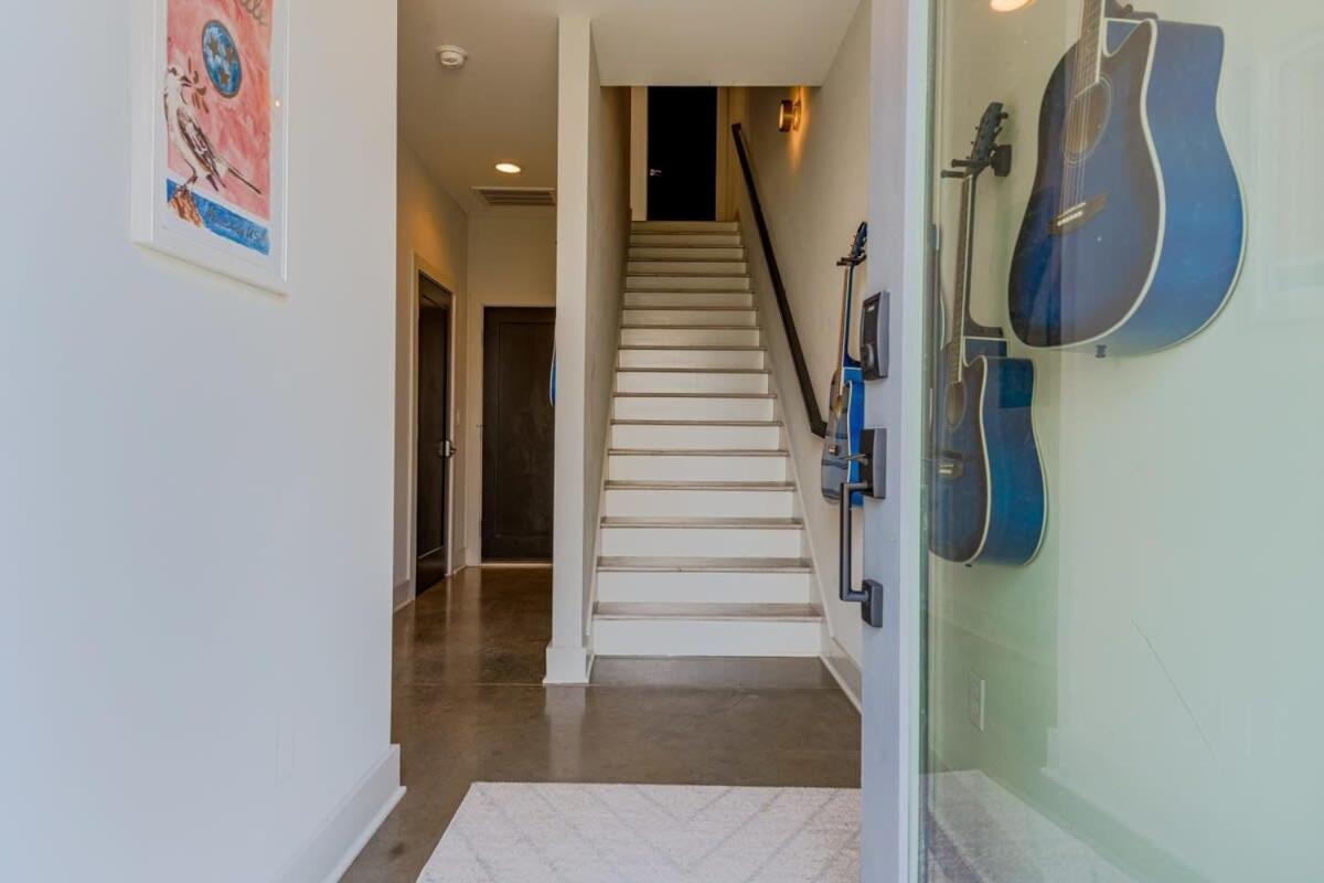 Carrie Underwood'S East Side Rooftop Game Room Nashville Exterior photo