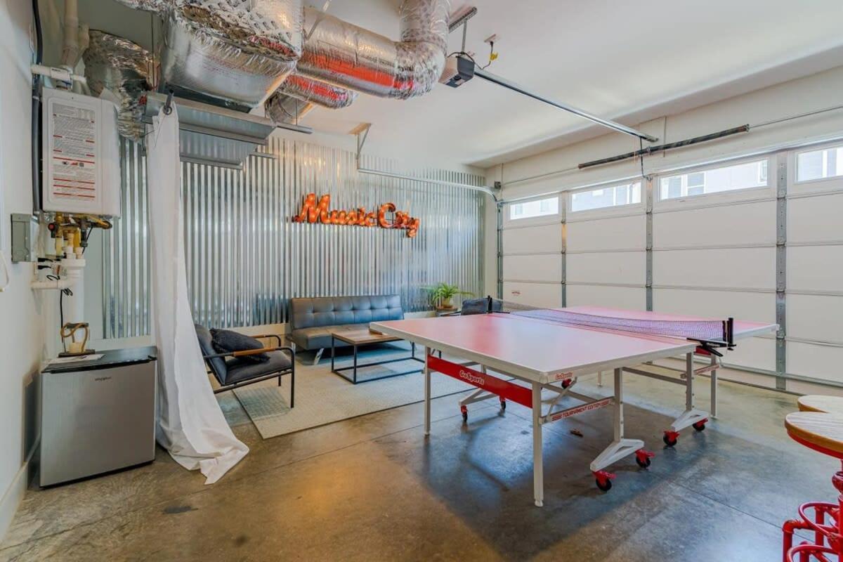 Carrie Underwood'S East Side Rooftop Game Room Nashville Exterior photo